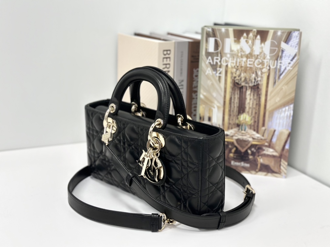 最高級ディオールスーパーコピー ディオールバッグコピー Lady D-Joy バッグ ミディアム M0540ONGE_M900 黒 ブラック ゴールド金具 - 画像 (9)
