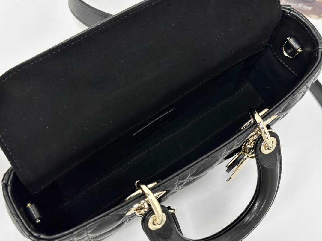 最高級ディオールスーパーコピー ディオールバッグコピー Lady D-Joy バッグ ミディアム M0540ONGE_M900 黒 ブラック ゴールド金具 - 画像 (2)