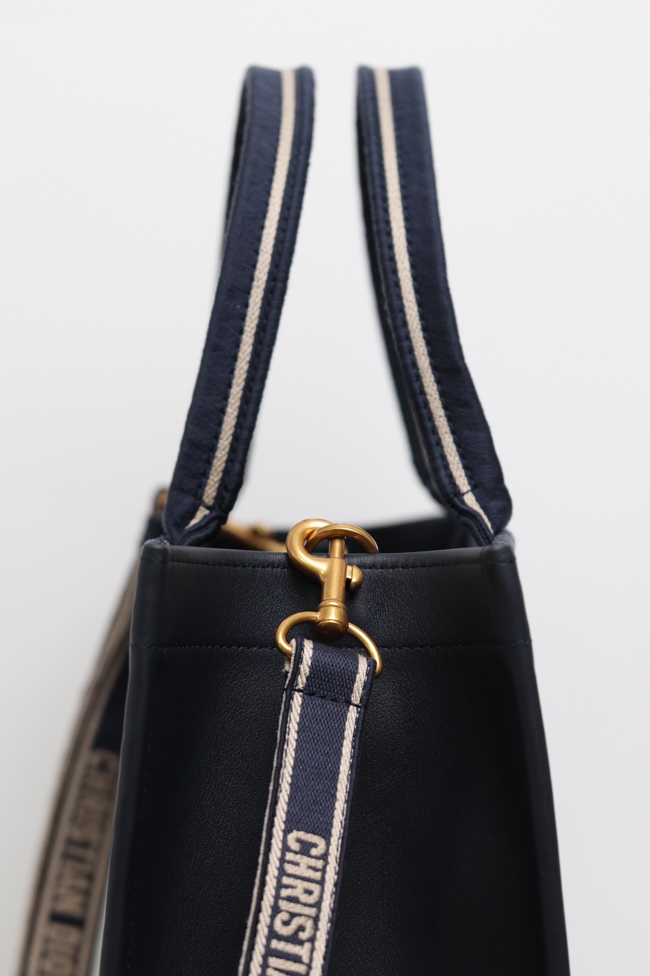 最高級ディオールスーパーコピー ディオールバッグコピー Dior Book Tote バッグ ミディアム M1324CZBB_M928 ブルー ゴールド金具 - 画像 (4)