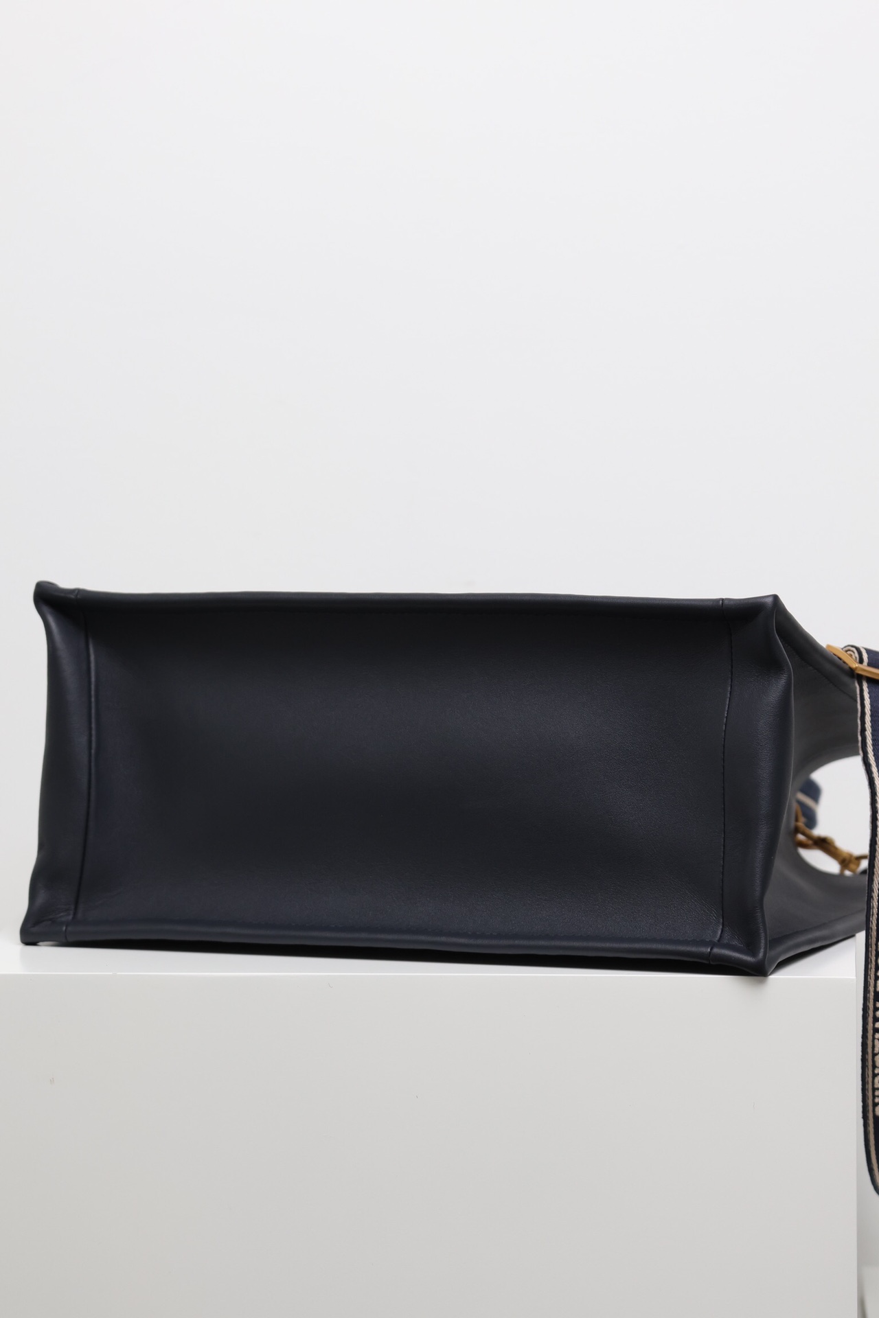 最高級ディオールスーパーコピー ディオールバッグコピー Dior Book Tote バッグ ミディアム M1324CZBB_M928 ブルー ゴールド金具 - 画像 (3)