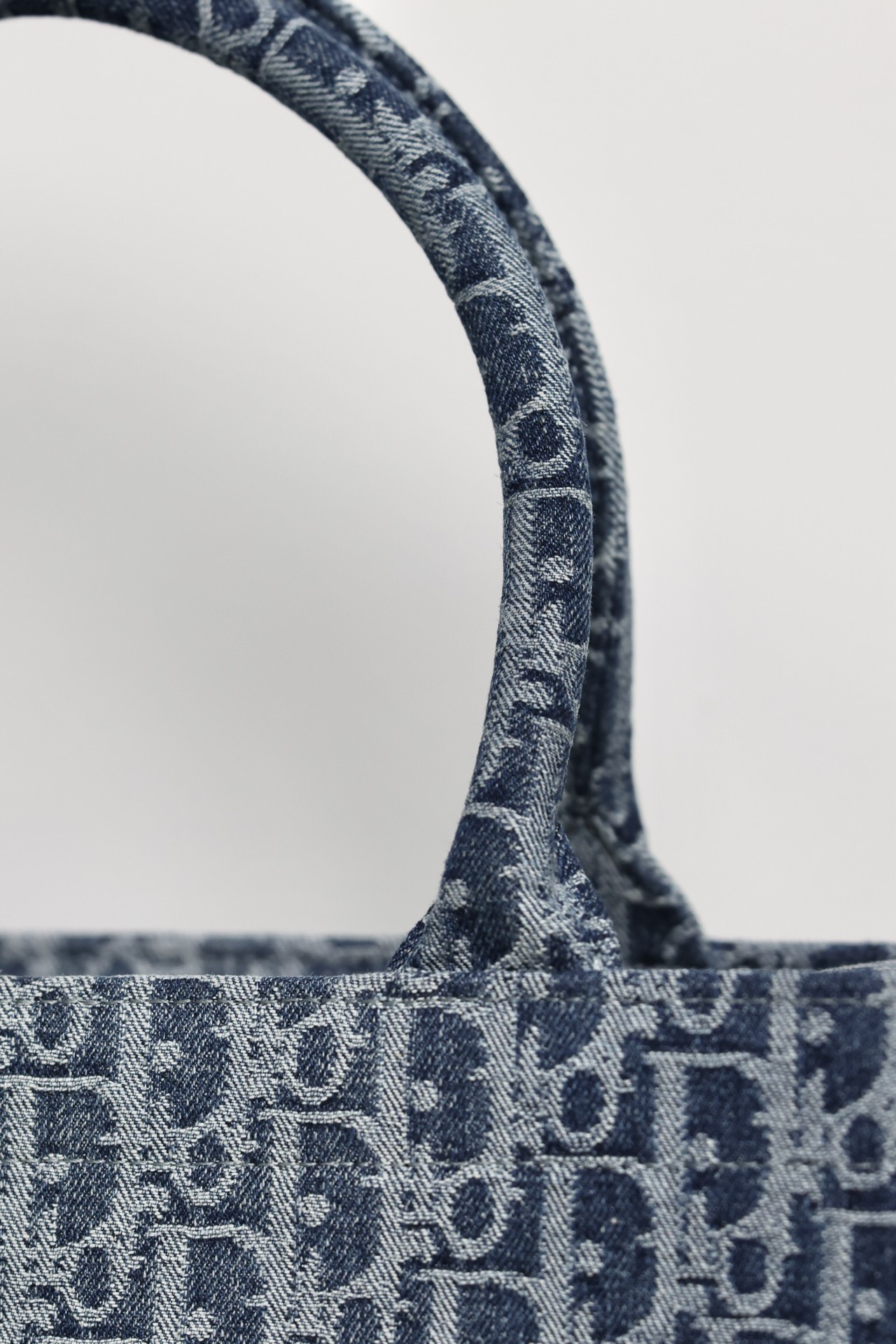 最高級ディオールスーパーコピー ディオールバッグコピー Dior Book Tote バッグ ミディアム M1296ZEGC_M49E ネイビー - 画像 (5)