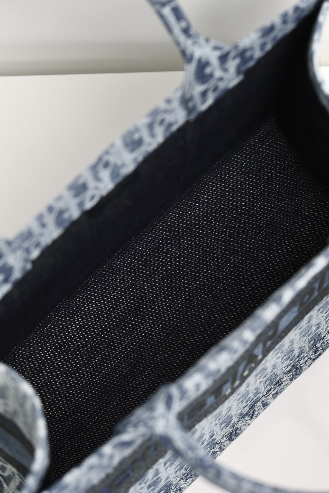 最高級ディオールスーパーコピー ディオールバッグコピー Dior Book Tote バッグ ミディアム M1296ZEGC_M49E ネイビー - 画像 (9)
