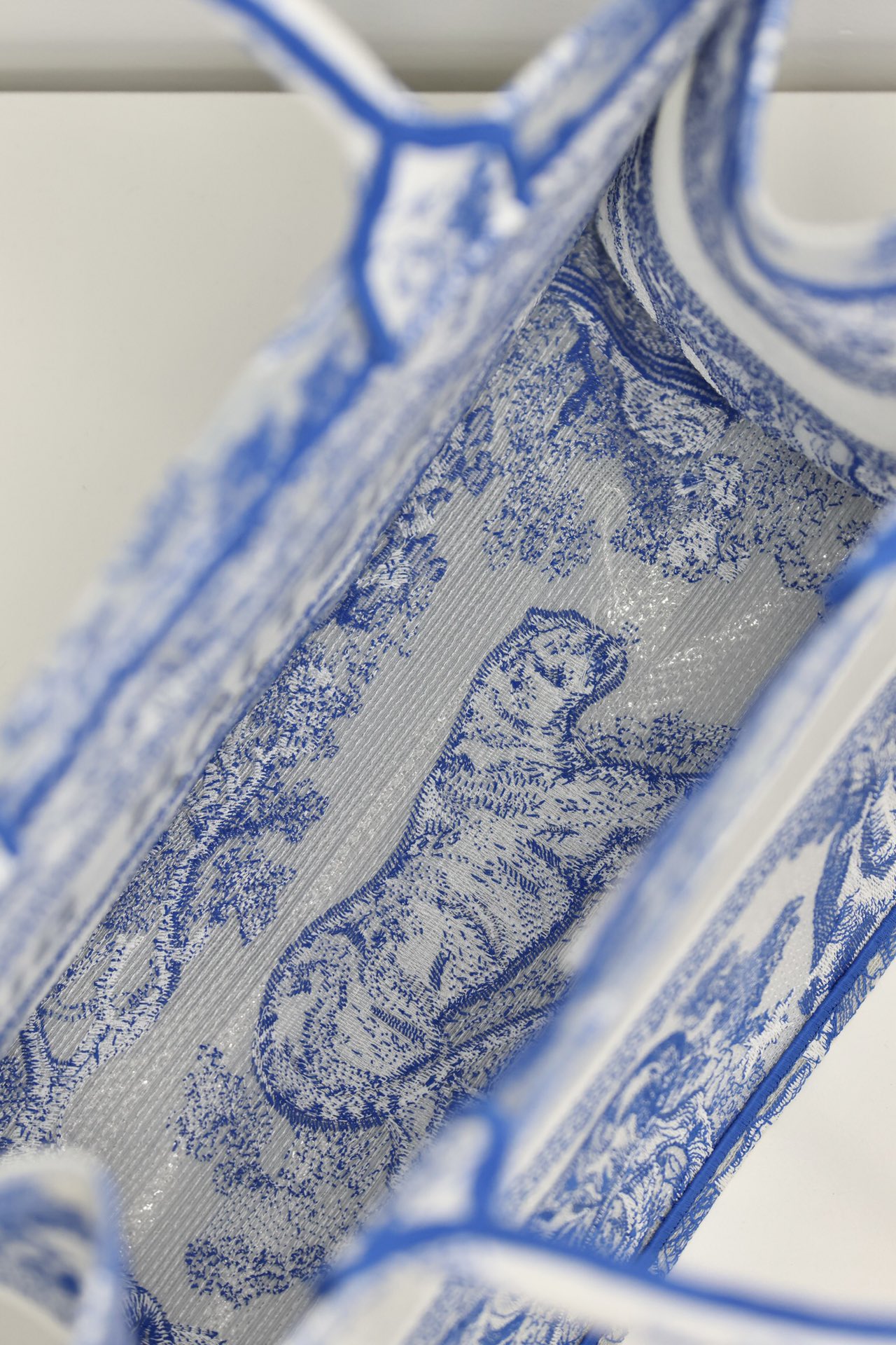 最高級ディオールスーパーコピー ディオールバッグコピー Dior Book Tote バッグ ミディアム M1296ZEGC_M23B ブルー - 画像 (2)