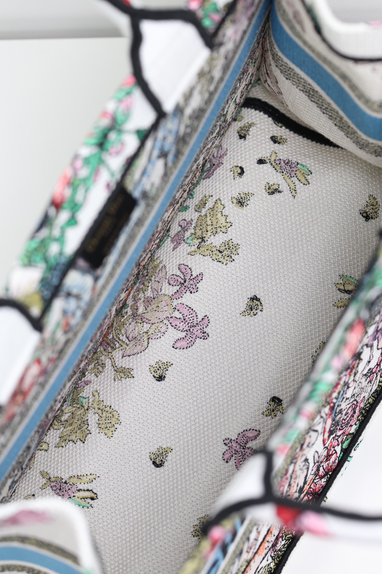 最高級ディオールスーパーコピー ディオールバッグコピー Dior Book Tote バッグ ミディアム M1296ZEGM_M911 マルチカラー - 画像 (2)