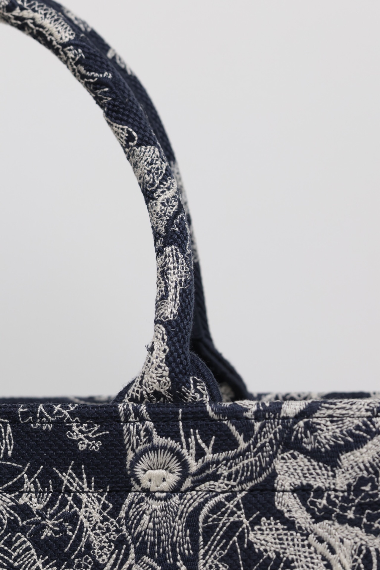 最高級ディオールスーパーコピー ディオールバッグコピー Dior Book Tote バッグ ミディアム M1296ZRGO_M35I ブルー×ホワイト - 画像 (6)