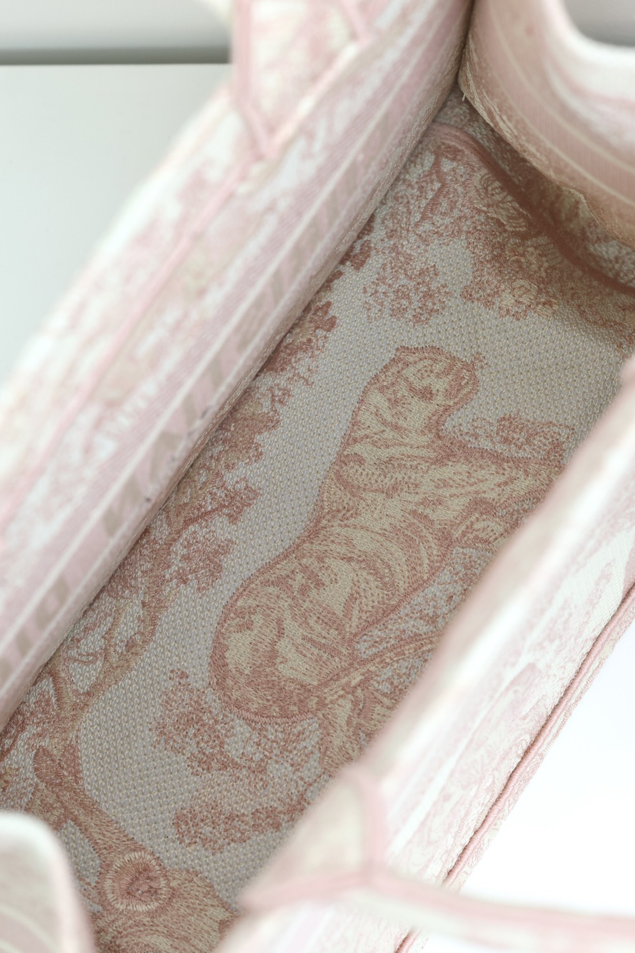 最高級ディオールスーパーコピー ディオールバッグコピー Dior Book Tote バッグ ミディアム M1296ZTDT_M31I ピンクベージュ系 - 画像 (2)