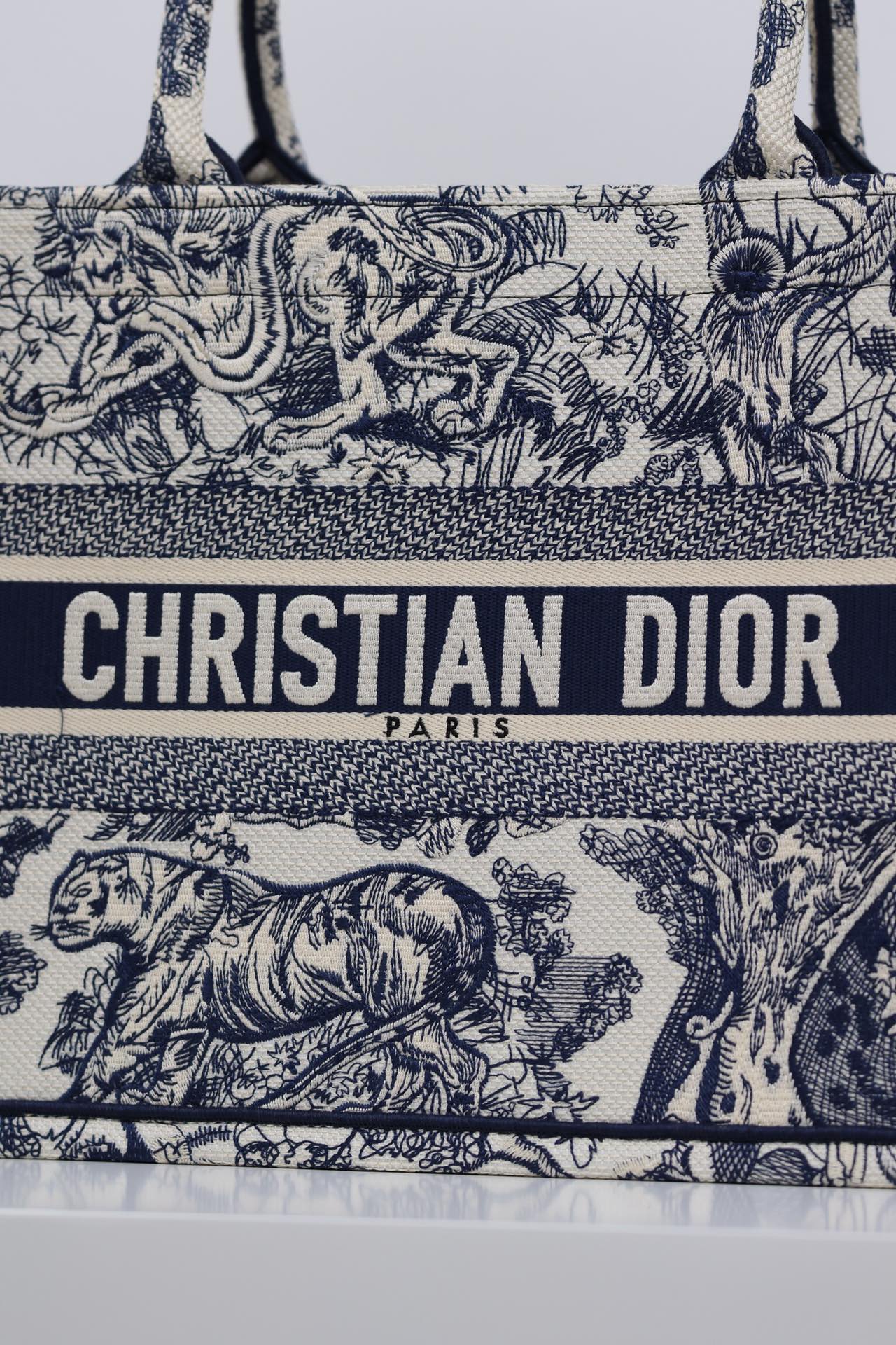 最高級ディオールスーパーコピー ディオールバッグコピー Dior Book Tote バッグ ミディアム M1296ZTDT_M34I ブルー×ホワイト - 画像 (7)