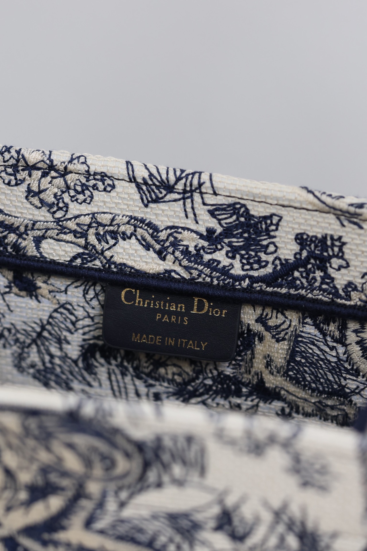 最高級ディオールスーパーコピー ディオールバッグコピー Dior Book Tote バッグ ミディアム M1296ZTDT_M34I ブルー×ホワイト - 画像 (4)