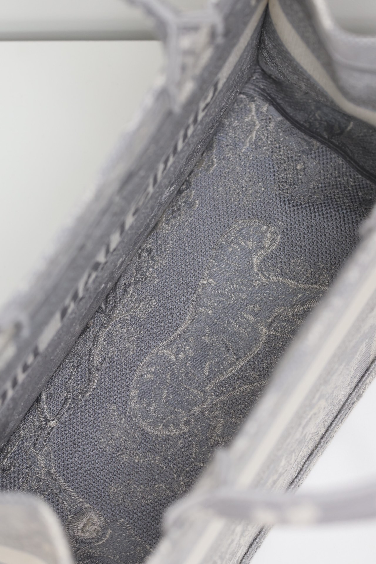 最高級ディオールスーパーコピー ディオールバッグコピー Dior Book Tote バッグ ミディアム M1296ZRGO_M20I ブルー×グレー - 画像 (2)