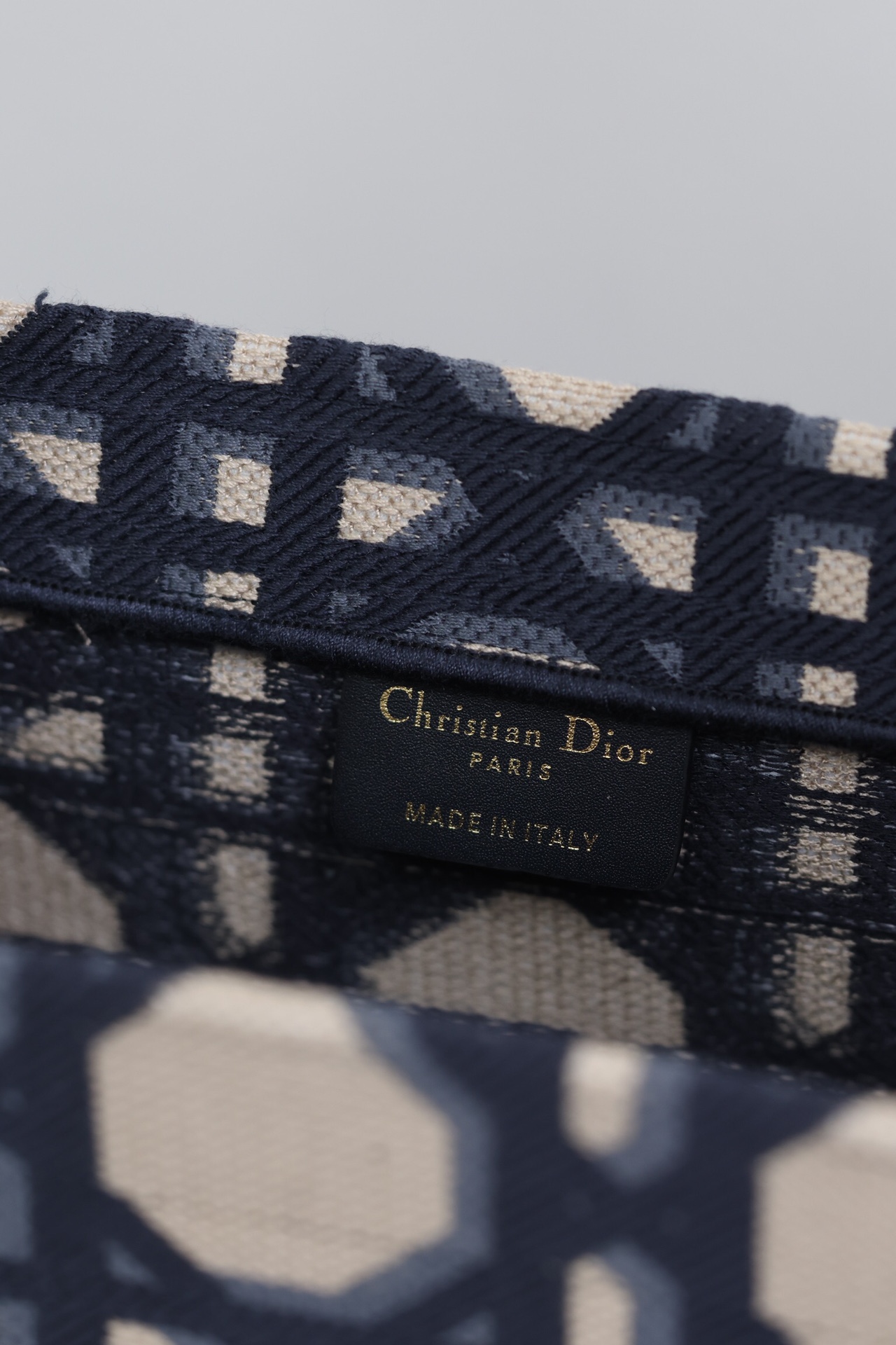 最高級ディオールスーパーコピー ディオールバッグコピー Dior Book Tote バッグ ミディアム M1296ZEZE_M19Q ブルー×ホワイト - 画像 (3)