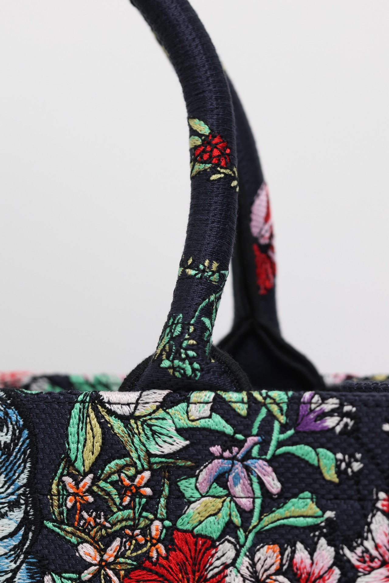 最高級ディオールスーパーコピー ディオールバッグコピー Dior Book Tote バッグ ミディアム M1296ZTDT_M200 マルチカラー - 画像 (6)