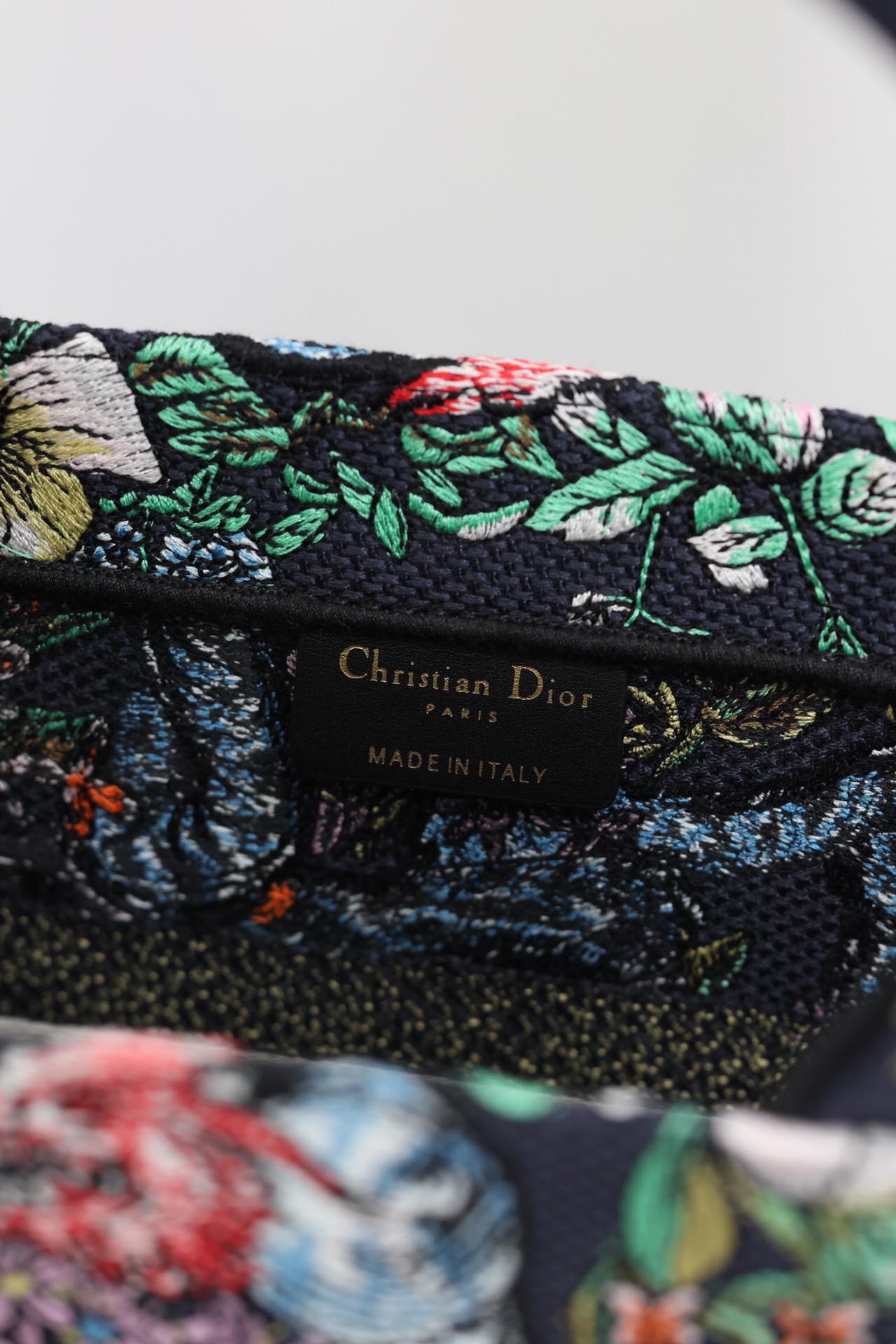 最高級ディオールスーパーコピー ディオールバッグコピー Dior Book Tote バッグ ミディアム M1296ZTDT_M200 マルチカラー - 画像 (4)