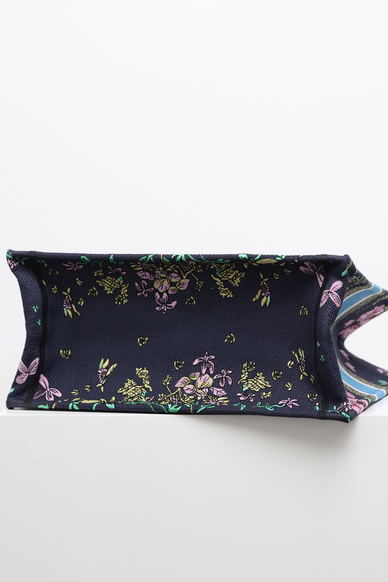 最高級ディオールスーパーコピー ディオールバッグコピー Dior Book Tote バッグ ミディアム M1296ZTDT_M200 マルチカラー - 画像 (3)