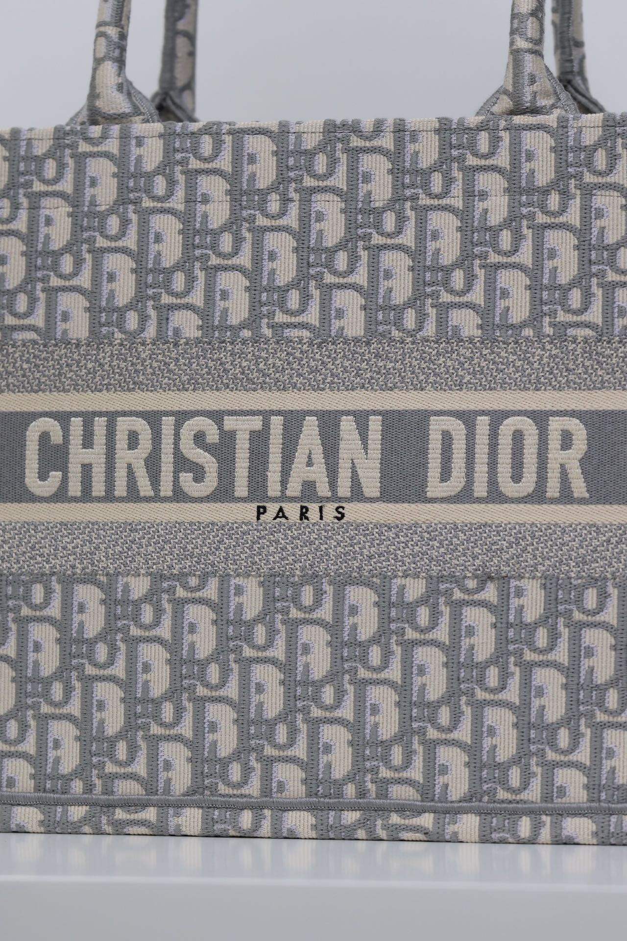 最高級ディオールスーパーコピー ディオールバッグコピー Dior Book Tote バッグ ミディアム M1296ZRIW_M20I グレー - 画像 (7)