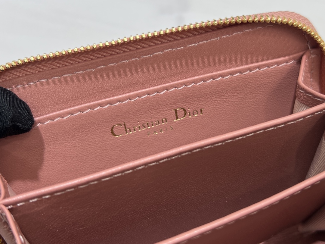 最高級ディオールスーパーコピー ディオール財布コピー Lady Dior Voyageur スモール ジップコインケース S0985ONMJ_M51U ピンクベージュ系 - 画像 (2)