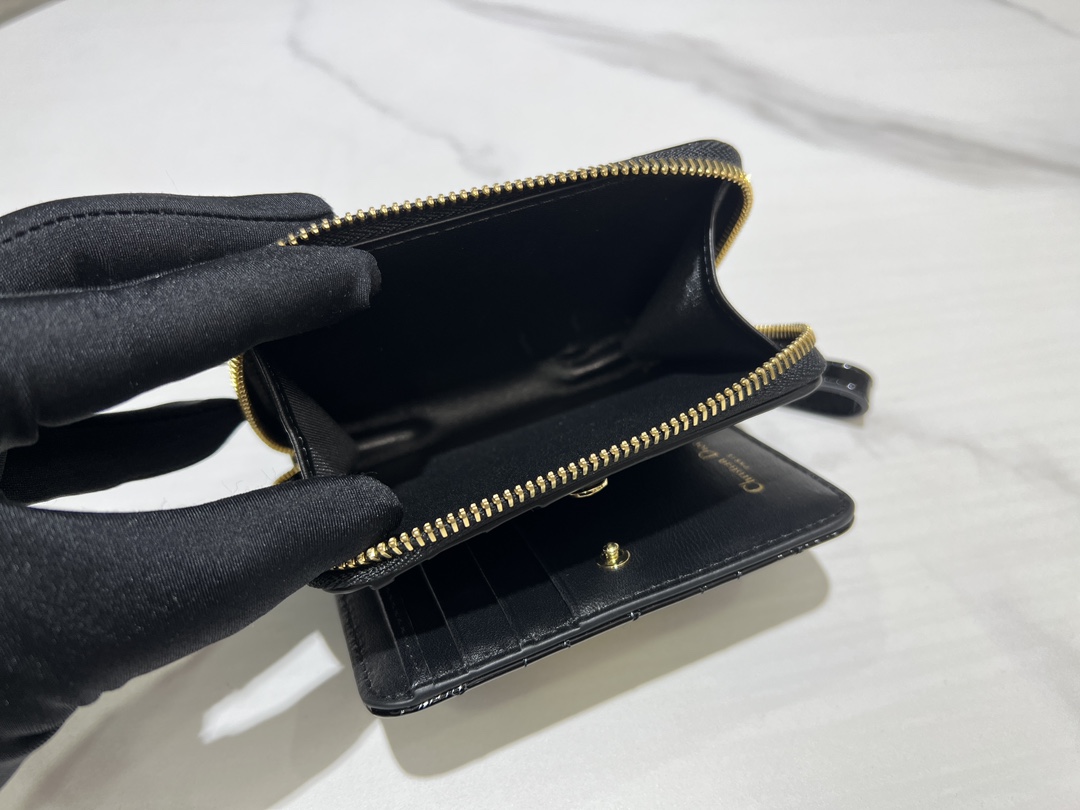 最高級ディオールスーパーコピー ディオール財布コピー Dior Caro Scarlet ウォレット S5032UWHC_M900 黒 ブラック - 画像 (5)