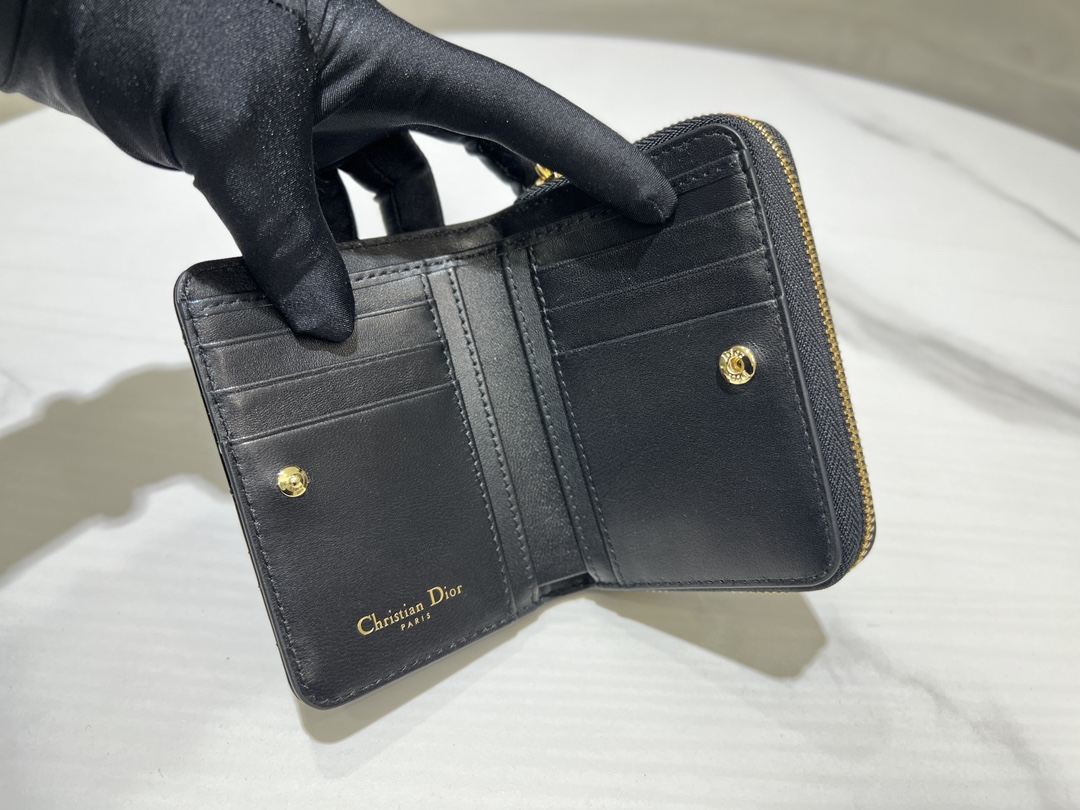 最高級ディオールスーパーコピー ディオール財布コピー Dior Caro Scarlet ウォレット S5032UWHC_M900 黒 ブラック - 画像 (3)