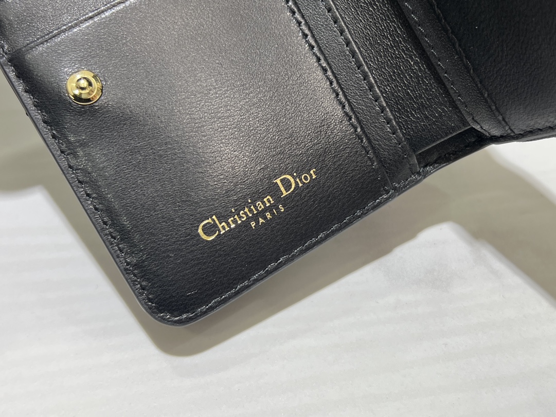 最高級ディオールスーパーコピー ディオール財布コピー Dior Caro Scarlet ウォレット S5032UWHC_M900 黒 ブラック - 画像 (2)