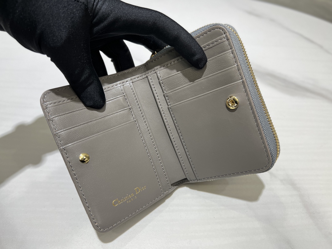 最高級ディオールスーパーコピー ディオール財布コピー Dior Caro Scarlet ウォレット S5032UWHC_M116 グレー - 画像 (4)