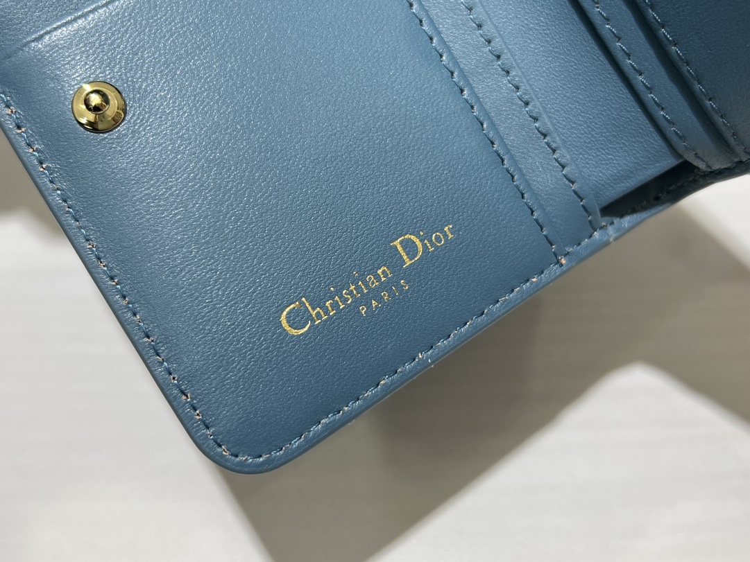 最高級ディオールスーパーコピー ディオール財布コピー Dior Caro Scarlet ウォレット S5032UWHC_M81B ストーングレー - 画像 (2)