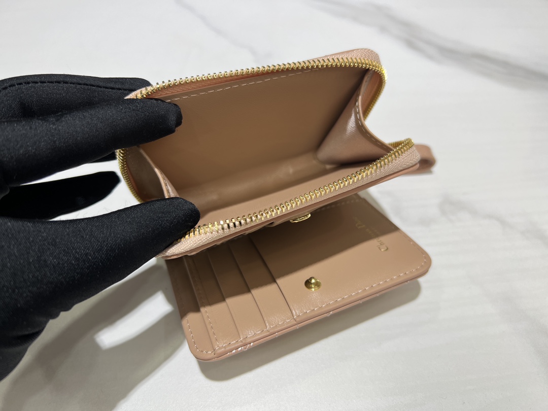 最高級ディオールスーパーコピー ディオール財布コピー Dior Caro Scarlet ウォレット S5032UWHC_M51U ピンクベージュ系 - 画像 (3)