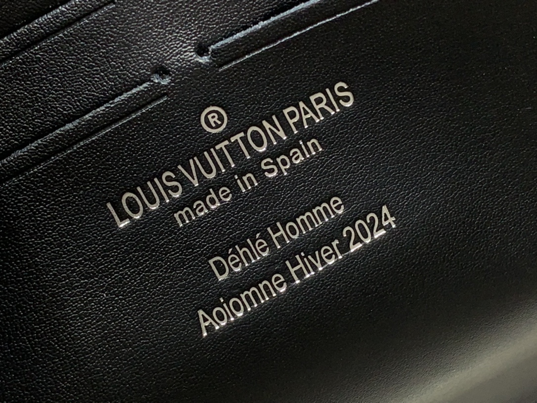 ルイヴィトン クラッチバッグ 新作 Louis Vuitton ポシェット・ヴォワヤージュ MM ブラック / ホワイト M11764 牛革 シルバー金具 - 画像 (3)