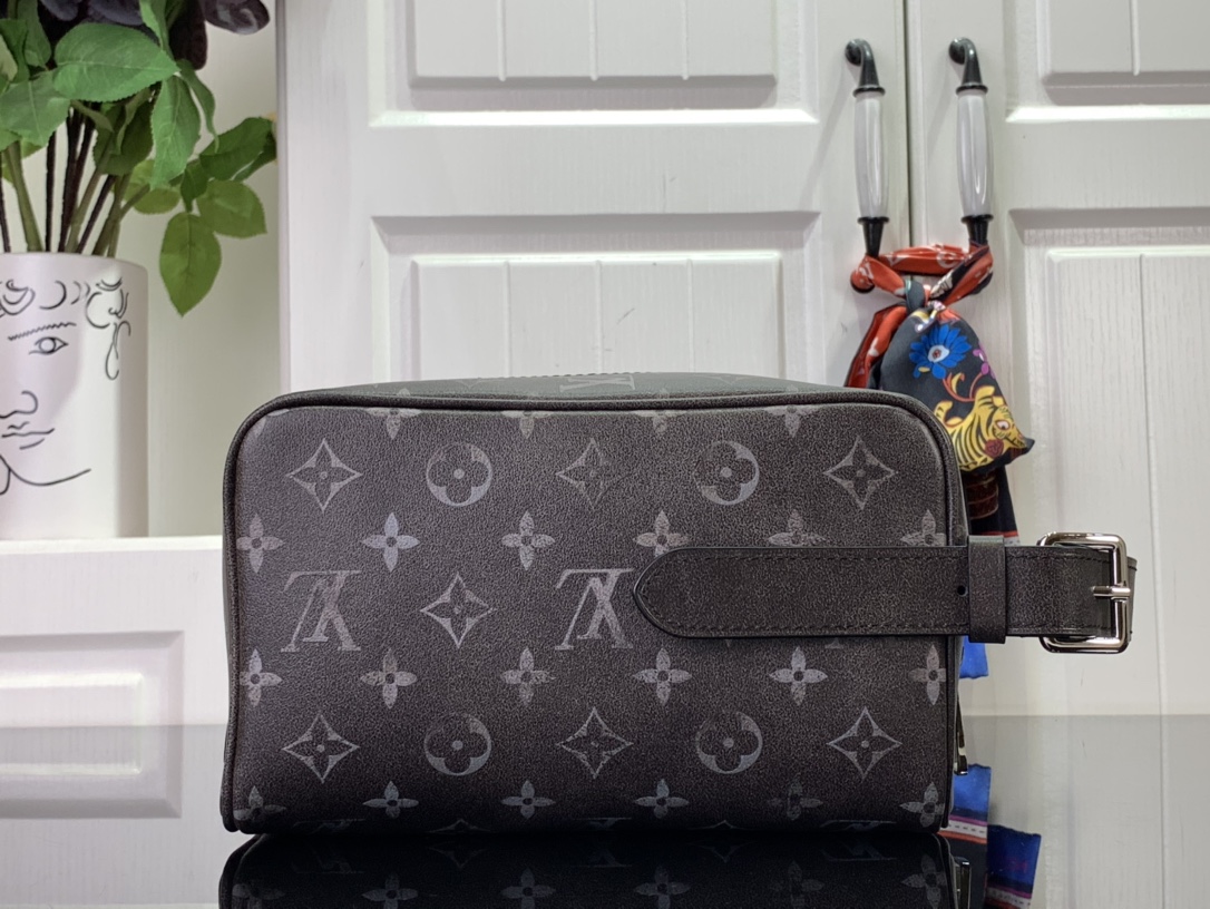 ルイヴィトン バスルームポーチ 新作 Louis Vuitton ロッカー ドップ・キット ブラック / ホワイト M11670 牛革 シルバー金具 - 画像 (8)