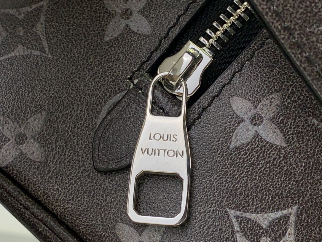 ルイヴィトン バスルームポーチ 新作 Louis Vuitton ロッカー ドップ・キット ブラック / ホワイト M11670 牛革 シルバー金具 - 画像 (6)