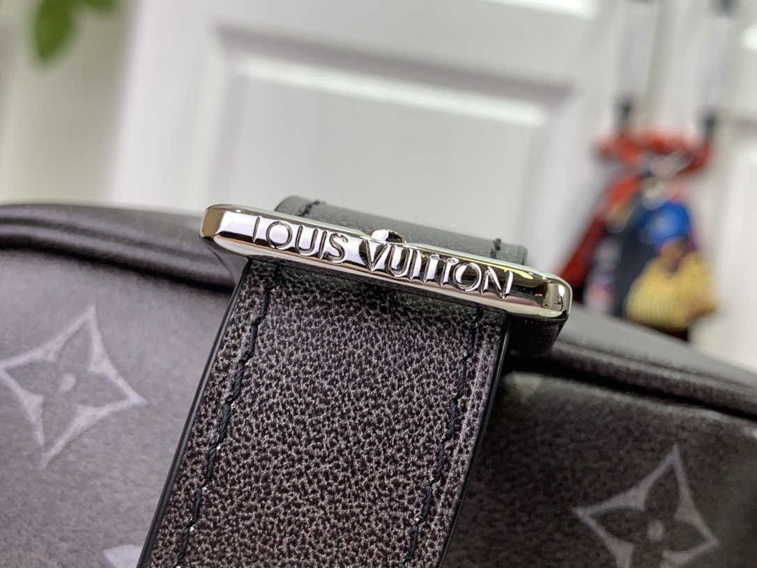 ルイヴィトン バスルームポーチ 新作 Louis Vuitton ロッカー ドップ・キット ブラック / ホワイト M11670 牛革 シルバー金具 - 画像 (5)