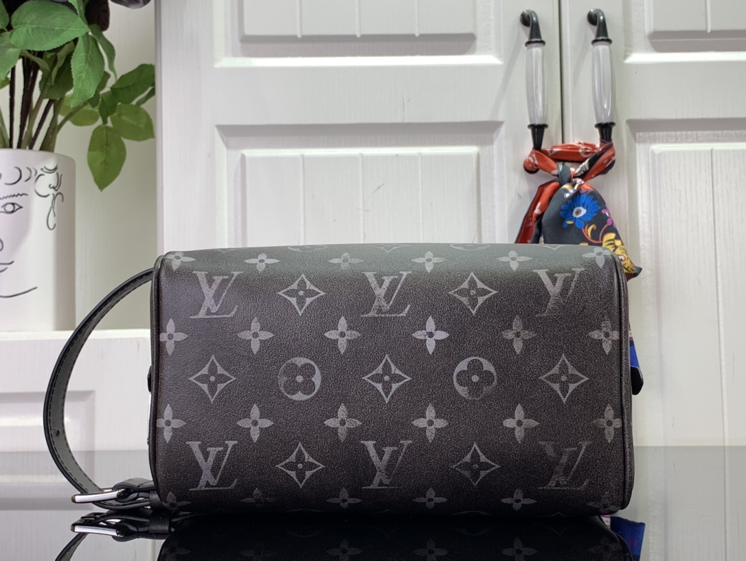 ルイヴィトン バスルームポーチ 新作 Louis Vuitton ロッカー ドップ・キット ブラック / ホワイト M11670 牛革 シルバー金具 - 画像 (4)