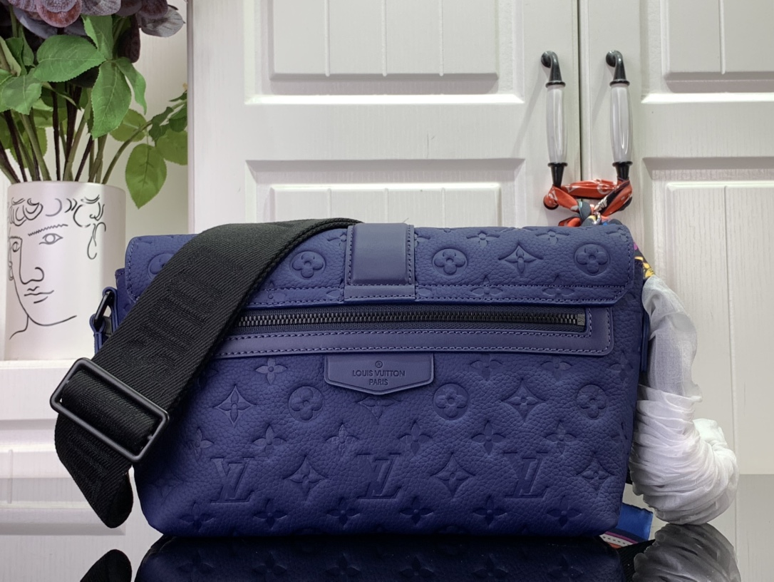 ルイヴィトン メッセンジャーバッグ 新作 Louis Vuitton Sケープ・メッセンジャー サファイア M11692 牛革 ブラック金具 - 画像 (8)