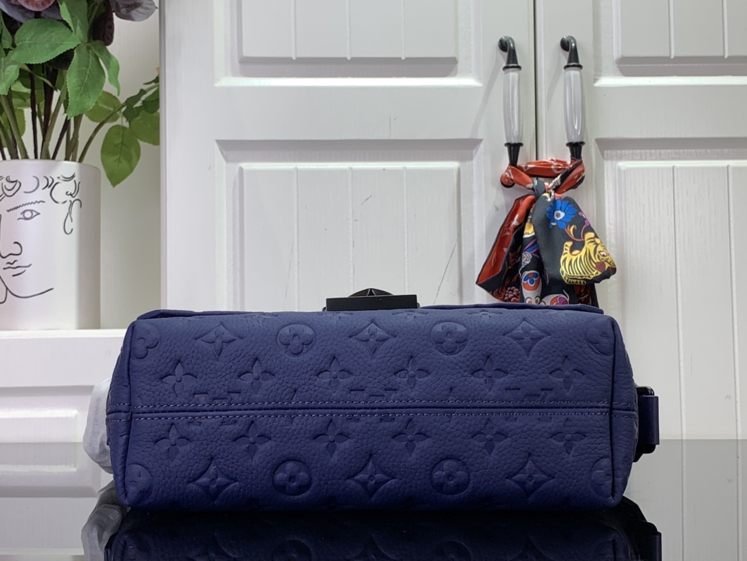 ルイヴィトン メッセンジャーバッグ 新作 Louis Vuitton Sケープ・メッセンジャー サファイア M11692 牛革 ブラック金具 - 画像 (7)