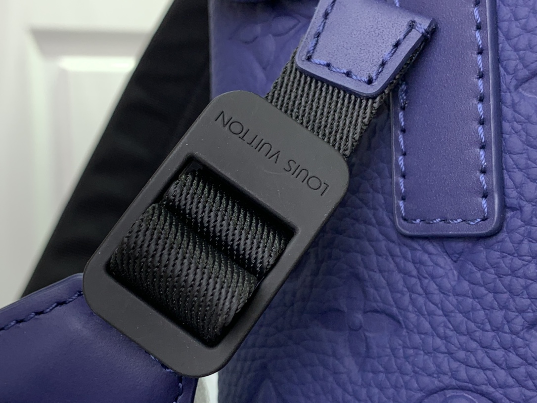 ルイヴィトン リュック 新作 Louis Vuitton クリストファー MM サファイア M11688 牛革 ブラック金具 - 画像 (4)