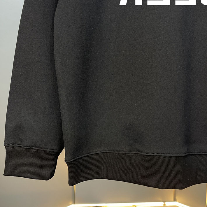 最高級モンクレールスーパーコピー モンクレールスウェットシャツコピー MONCLER 服 スウェットシャツ 2024秋冬新作 ブラック J20918G0002689A8F999 コットン 100% - 画像 (4)