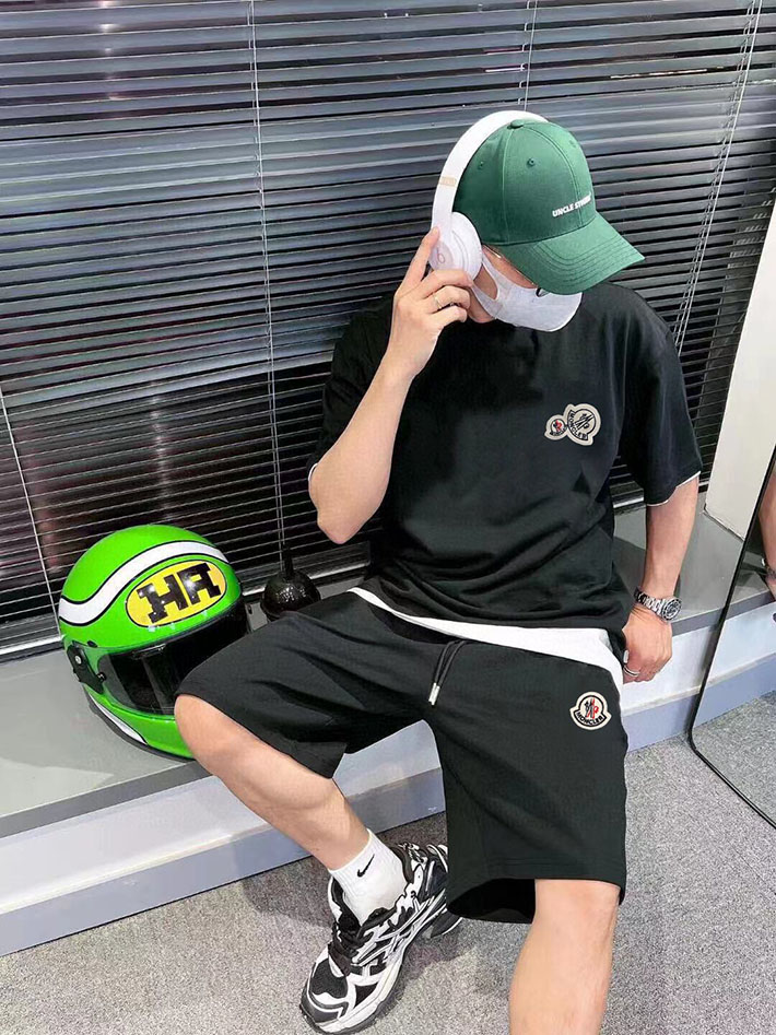 最高級モンクレールスーパーコピー モンクレールTシャツコピー MONCLER 服 Tシャツ×ショートパンツ 2024秋冬新作 ブラック J20918C0000483927998 コットン 100% - 画像 (9)