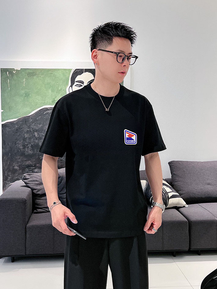 最高級モンクレールスーパーコピー モンクレールTシャツコピー MONCLER 服 Tシャツ×デニムパンツ 2024秋冬新作 ブラック J20918C0002889AKK999 コットン 100% - 画像 (8)
