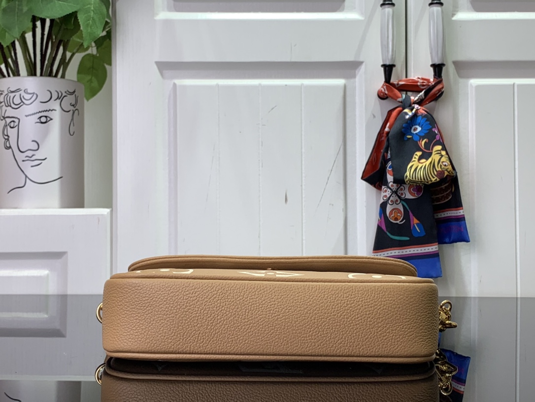 ルイヴィトン ホーボーバッグ 新作 Louis Vuitton ウォレット オン チェーン・アイビー アリゾナ・クレーム M12758 牛革 ゴールド金具 - 画像 (7)