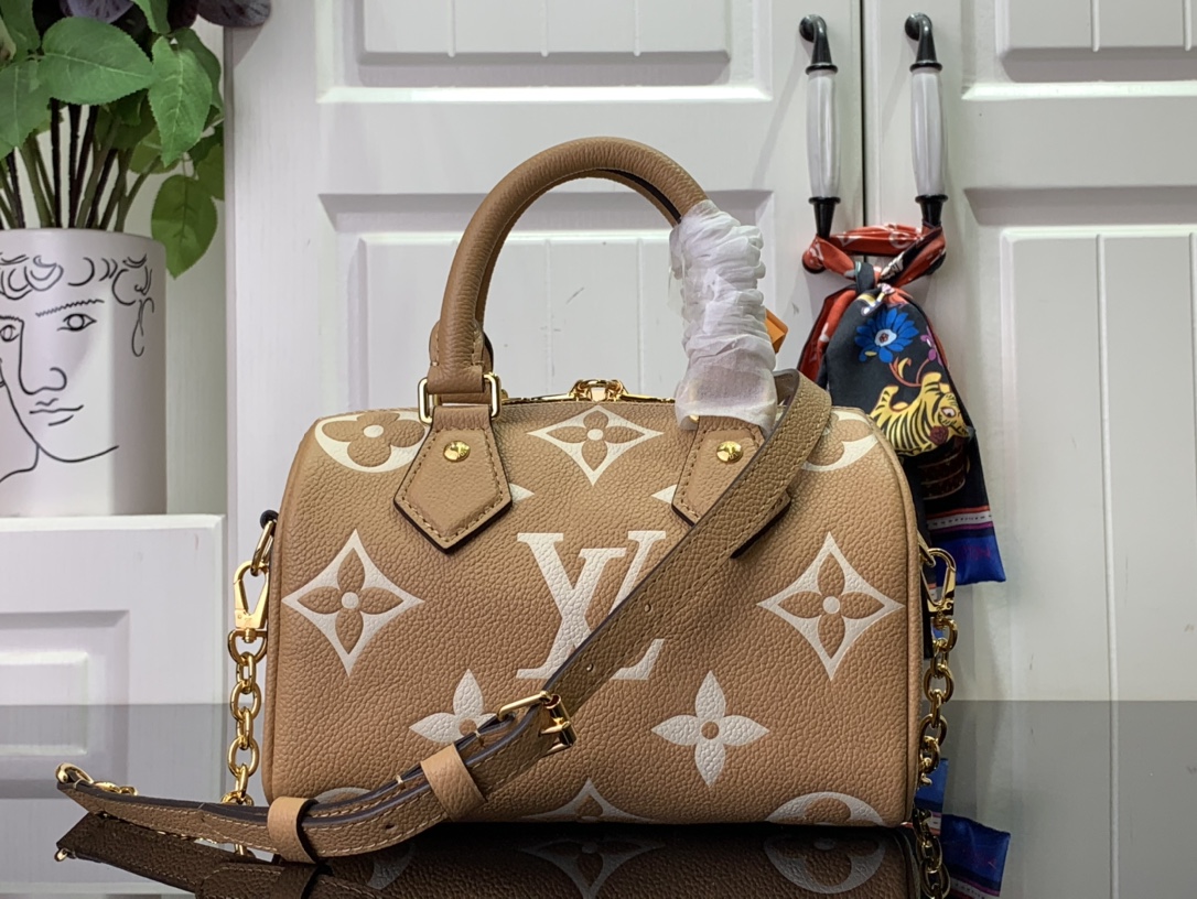 ルイヴィトン バンドリエール 新作 Louis Vuitton スピーディ・バンドリエール 20 アリゾナ・クレーム M12713 牛革 ゴールド金具 - 画像 (8)