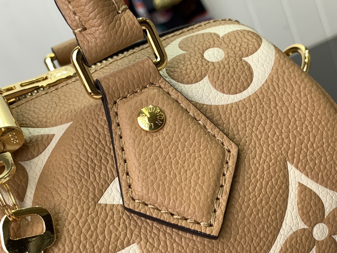 ルイヴィトン バンドリエール 新作 Louis Vuitton スピーディ・バンドリエール 20 アリゾナ・クレーム M12713 牛革 ゴールド金具 - 画像 (4)