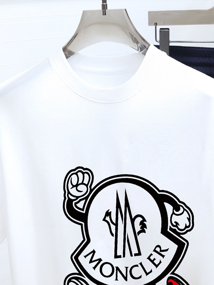 最高級モンクレールスーパーコピー モンクレールTシャツコピー MONCLER 服 Tシャツ×ショートパンツ 2024秋冬新作 ブラック J20918C000218390T999 コットン 100% - 画像 (5)