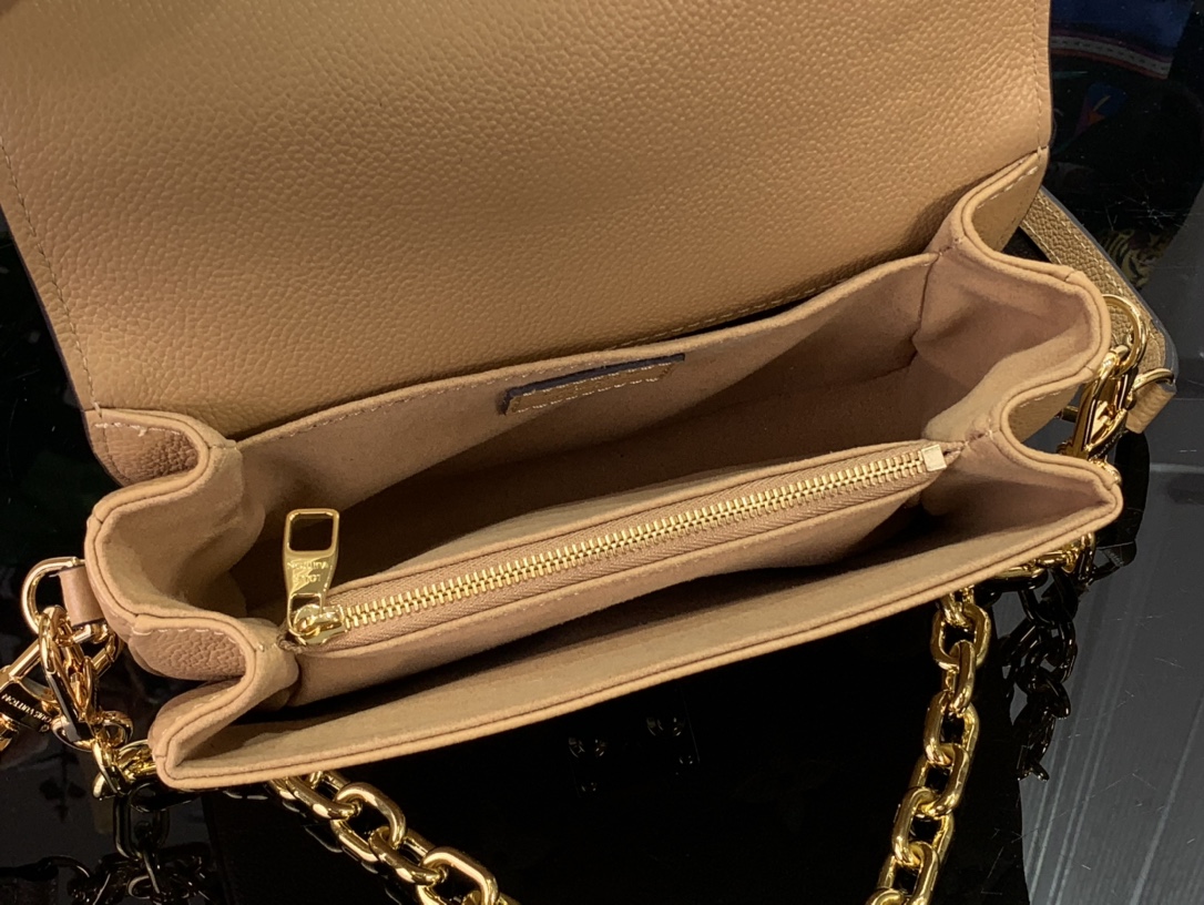 ルイヴィトン メッセンジャーバッグ 新作 Louis Vuitton ポシェット・メティス EW アリゾナ・クレーム M12735 牛革 ゴールド金具 - 画像 (3)