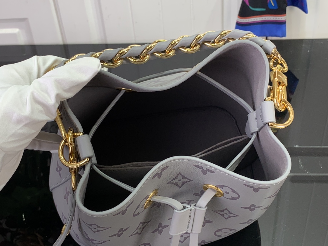 ルイヴィトン ホーボーバッグ 新作 Louis Vuitton ネオノエ BB 2024秋冬新作 トリアノン グレー M12749 カーフレザー ゴールド金具 - 画像 (2)