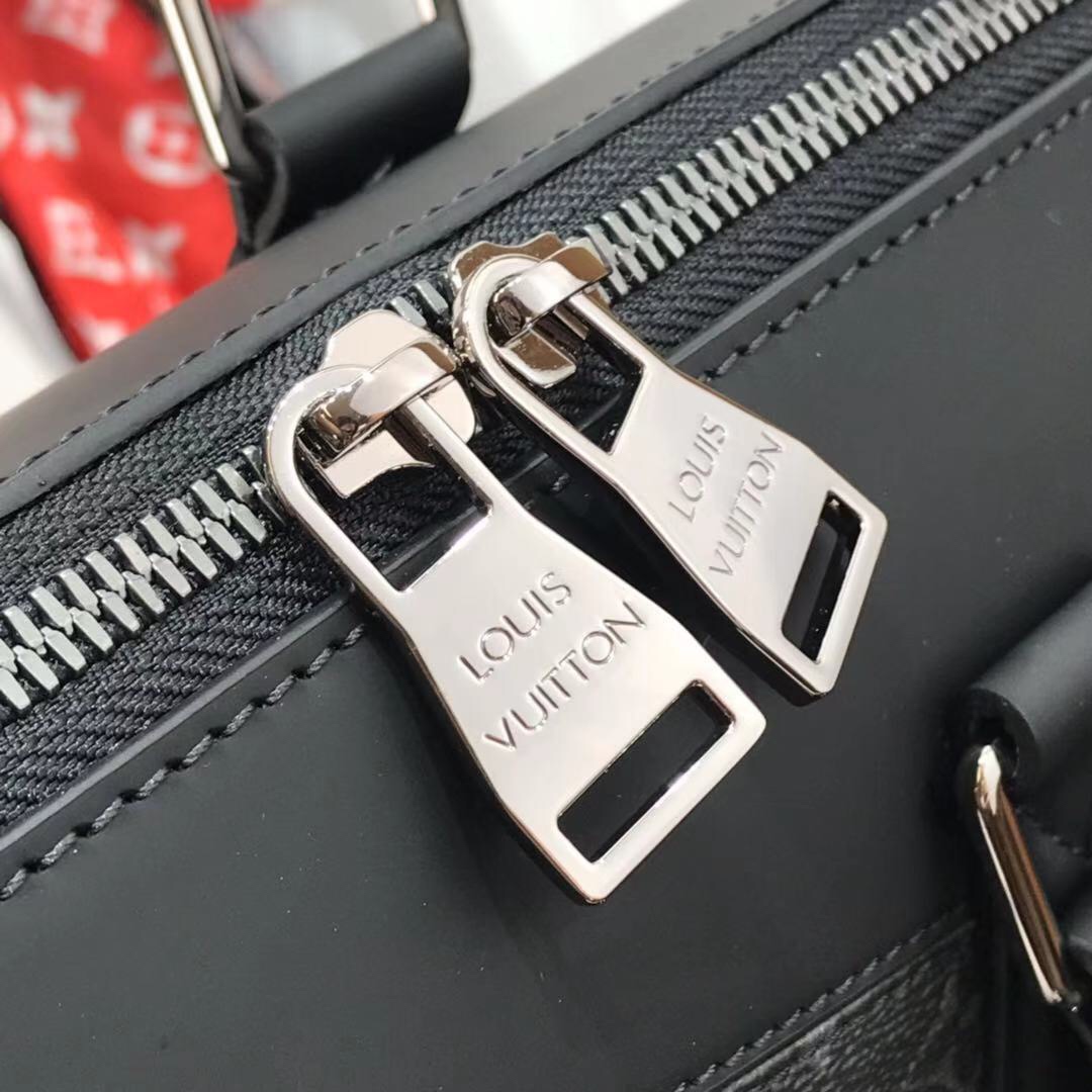 ルイヴィトン ビジネスバッグ メンズ Louis Vuitton ブリーフケース・エクスプローラー ブラック M40566 モノグラム・エクリプス キャンバス シルバー金具 - 画像 (4)