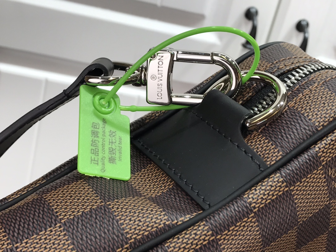 ルイヴィトン ビジネスバッグ メンズ Louis Vuitton ポルト ドキュマン ヴォワヤージュ PM ブラウン N41466 PVCコーティングキャンバス シルバー金具 - 画像 (3)