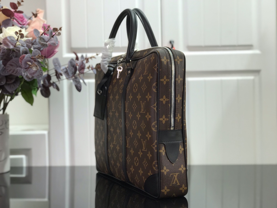 ルイヴィトン ビジネスバッグ メンズ Louis Vuitton ポルト ドキュマン・ヴォワヤージュ ブラック M40225 モノグラム・キャンバス シルバー金具 - 画像 (9)