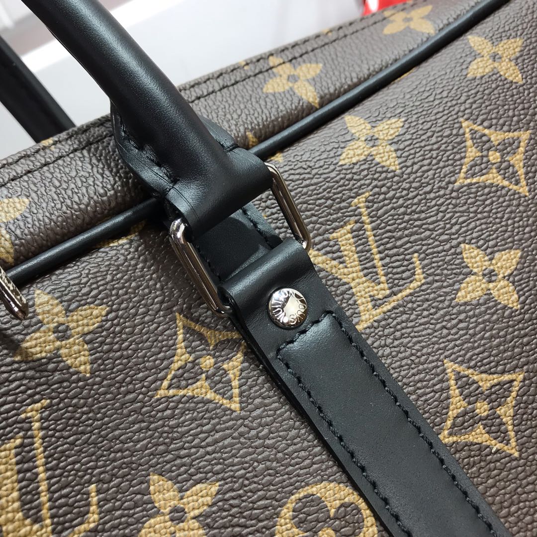 ルイヴィトン ビジネスバッグ メンズ Louis Vuitton ポルト ドキュマン・ヴォワヤージュ ブラック M40225 モノグラム・キャンバス シルバー金具 - 画像 (5)