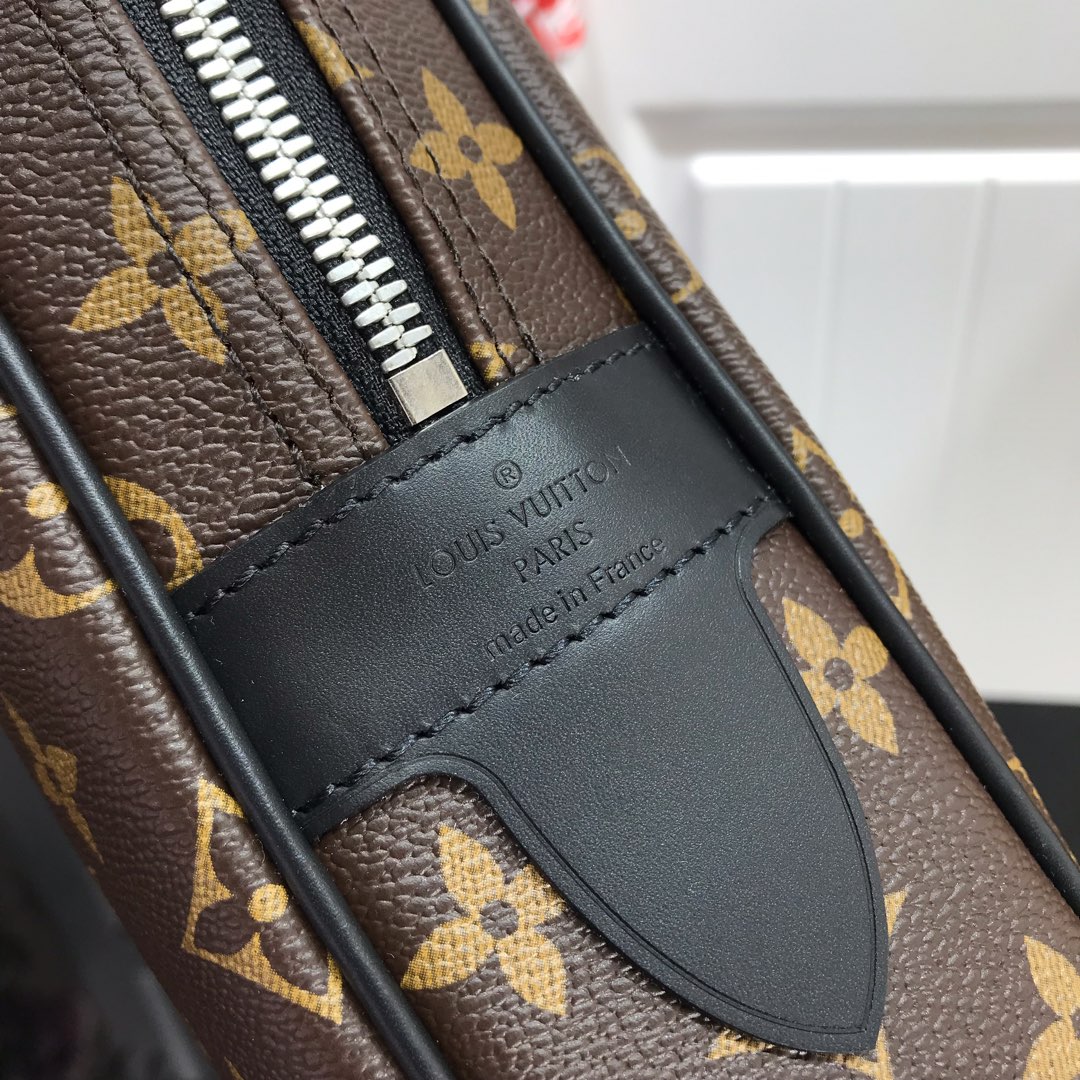 ルイヴィトン ビジネスバッグ メンズ Louis Vuitton ポルト ドキュマン・ヴォワヤージュ ブラック M40225 モノグラム・キャンバス シルバー金具 - 画像 (3)