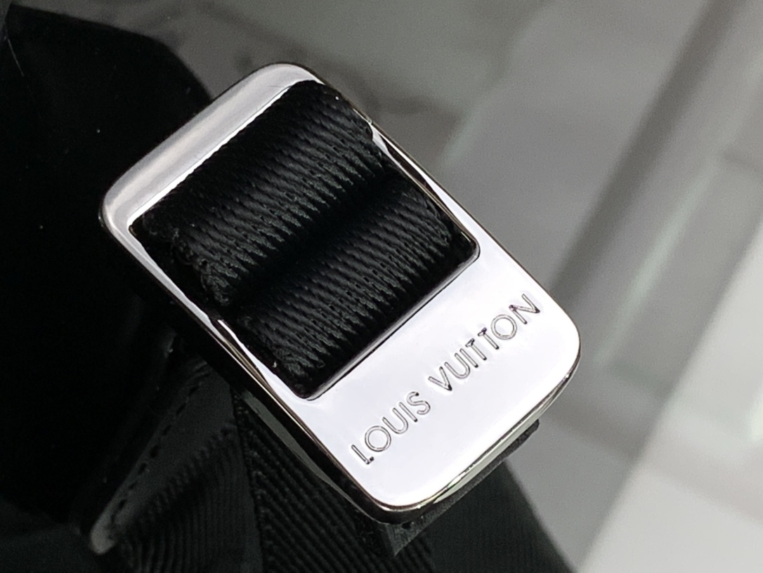 ルイヴィトン リュック 新作 Louis Vuitton クリストファー PM ブラック M46331 モノグラム・エクリプス シルバー金具 - 画像 (5)