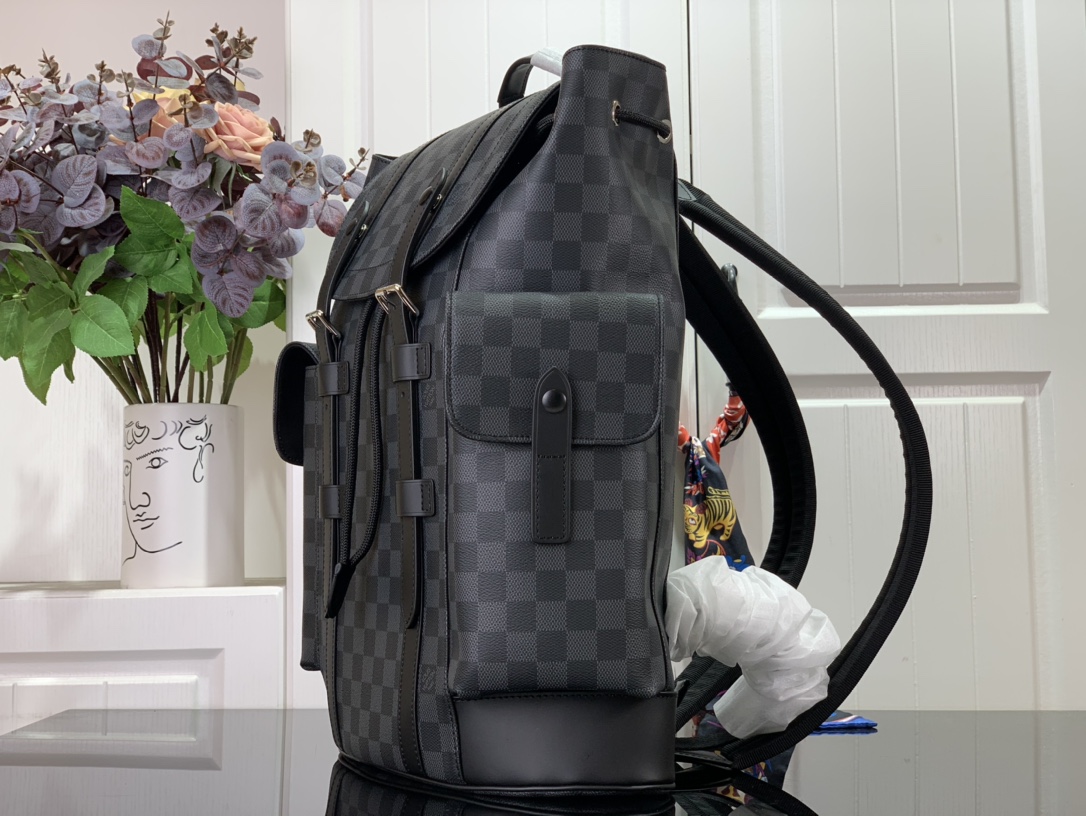 ルイヴィトン リュック 新作 Louis Vuitton クリストファー MM ブラック N41379 ダミエ・グラフィット キャンバス シルバー金具 - 画像 (9)
