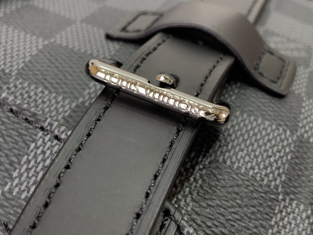 ルイヴィトン リュック 新作 Louis Vuitton クリストファー MM ブラック N41379 ダミエ・グラフィット キャンバス シルバー金具 - 画像 (6)